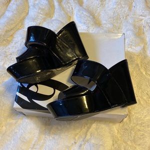 9 West black wedge sandals